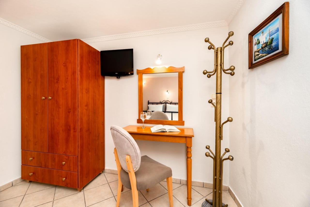 Villa By Hotel Thira Fira  Zewnętrze zdjęcie